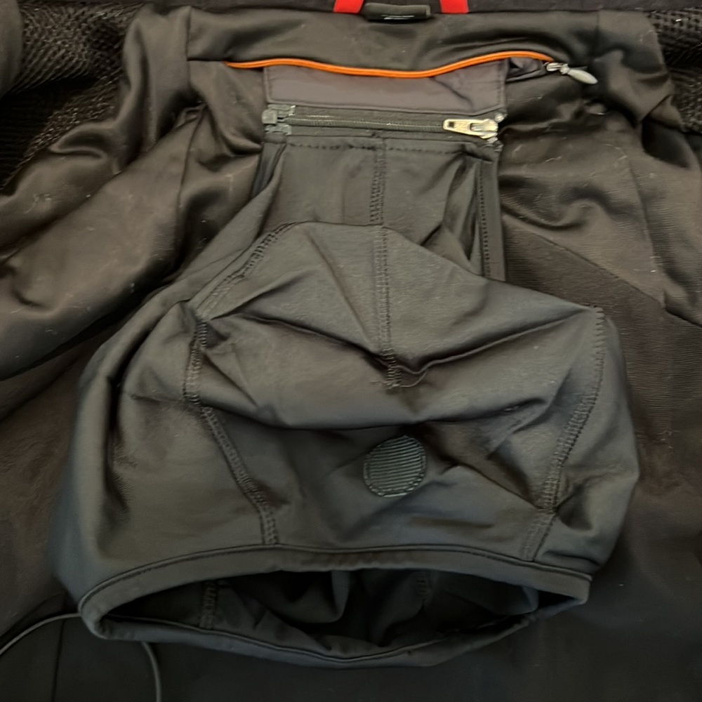 KJUS men’s formula ski jacket - Picture 9 of 12